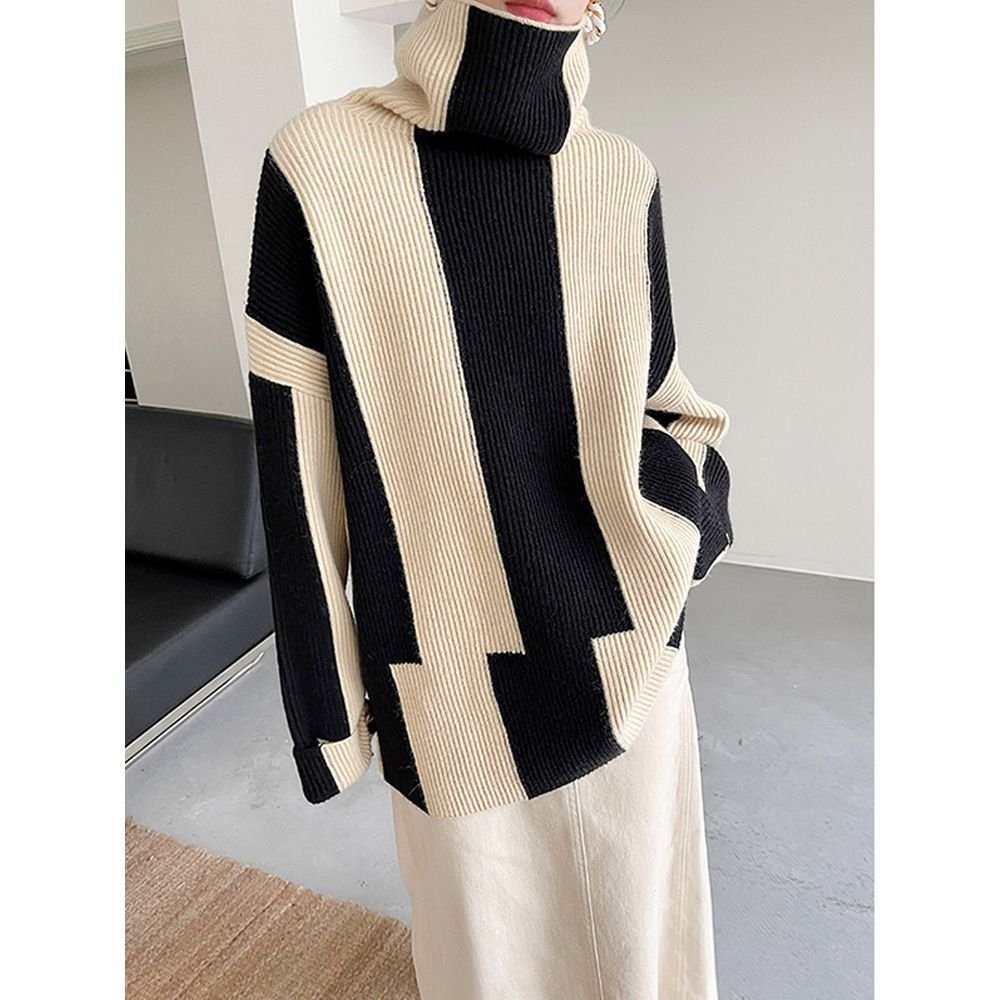 Lazy style high neck pullover with black and white striped sweater for women, suitable for autumn and winter wear. Gentle soft and sticky jacket, knitted top, thick